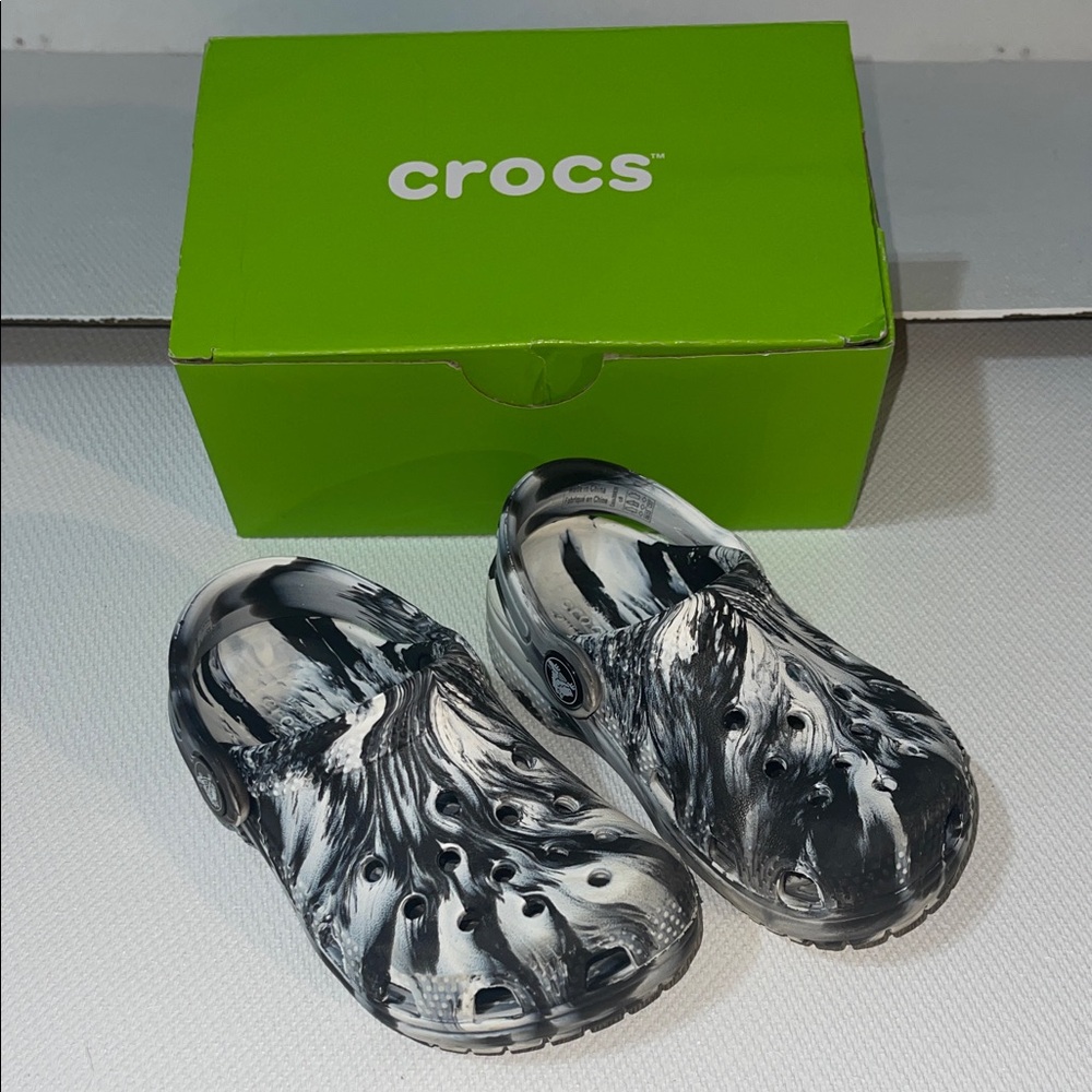 CROCS Kids' Marbled Black and White Clogs used with box  C8